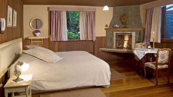 Chalet, Jetted Tub | 1 bedroom, minibar, in-room safe, free cribs/infant beds