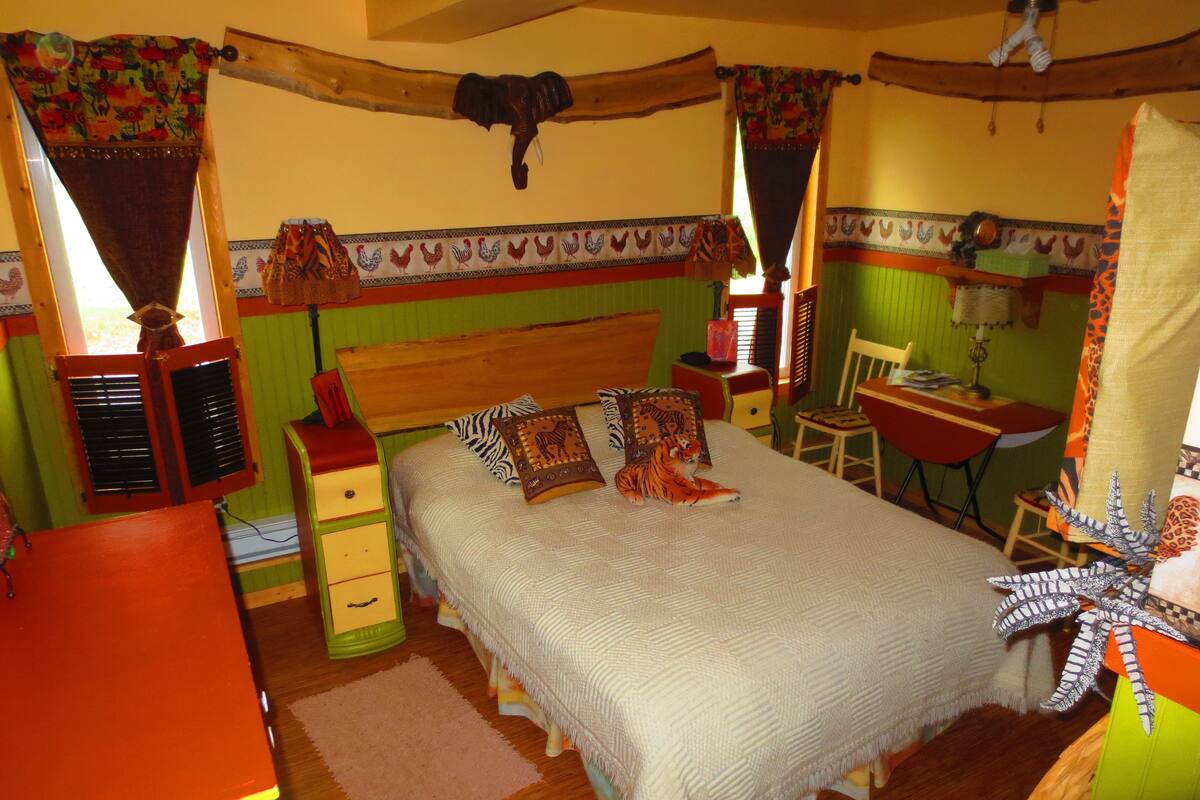 Dreibettzimmer (La Masai) | Individuell dekoriert, individuell eingerichtet, Babybetten