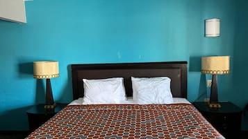 Standard Room, 1 King Bed, Non Smoking | Desk, free WiFi, bed sheets, wheelchair access