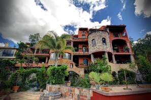 Front of property - Hotel Casa Angelitos (San Miguel de Allende)