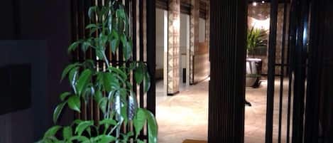Pintu masuk properti
