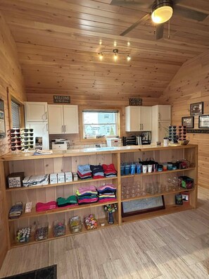 Interior - Angel Rock Waterfront Cottages and Vacation Homes (Cape Vincent)