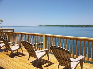 Cottage 13, 3 Bedrooms (reached by stairs) | Balcony - Angel Rock Waterfront Cottages and Vacation Homes (Cape Vincent)
