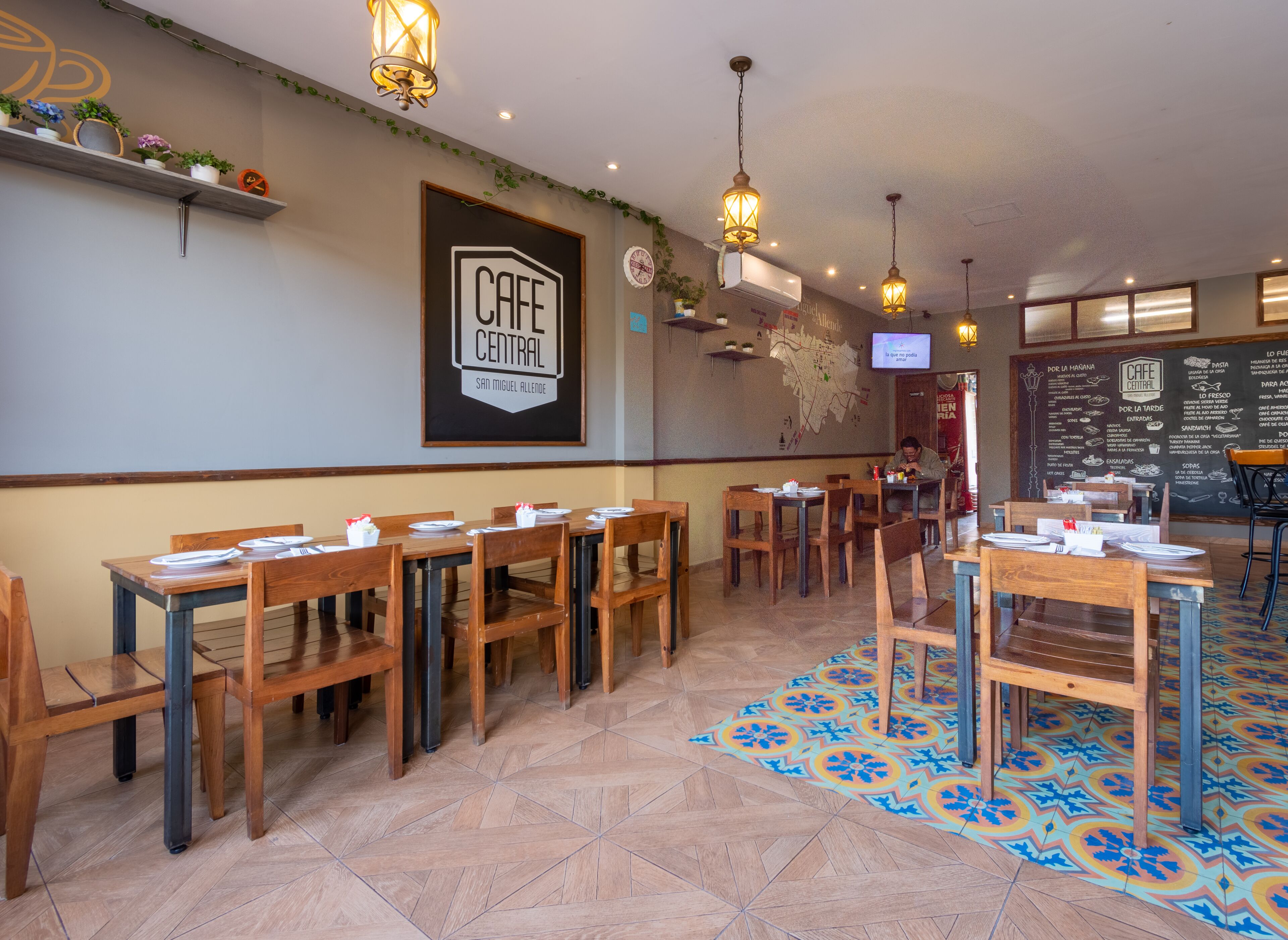 breakfast, lunch and dinner served