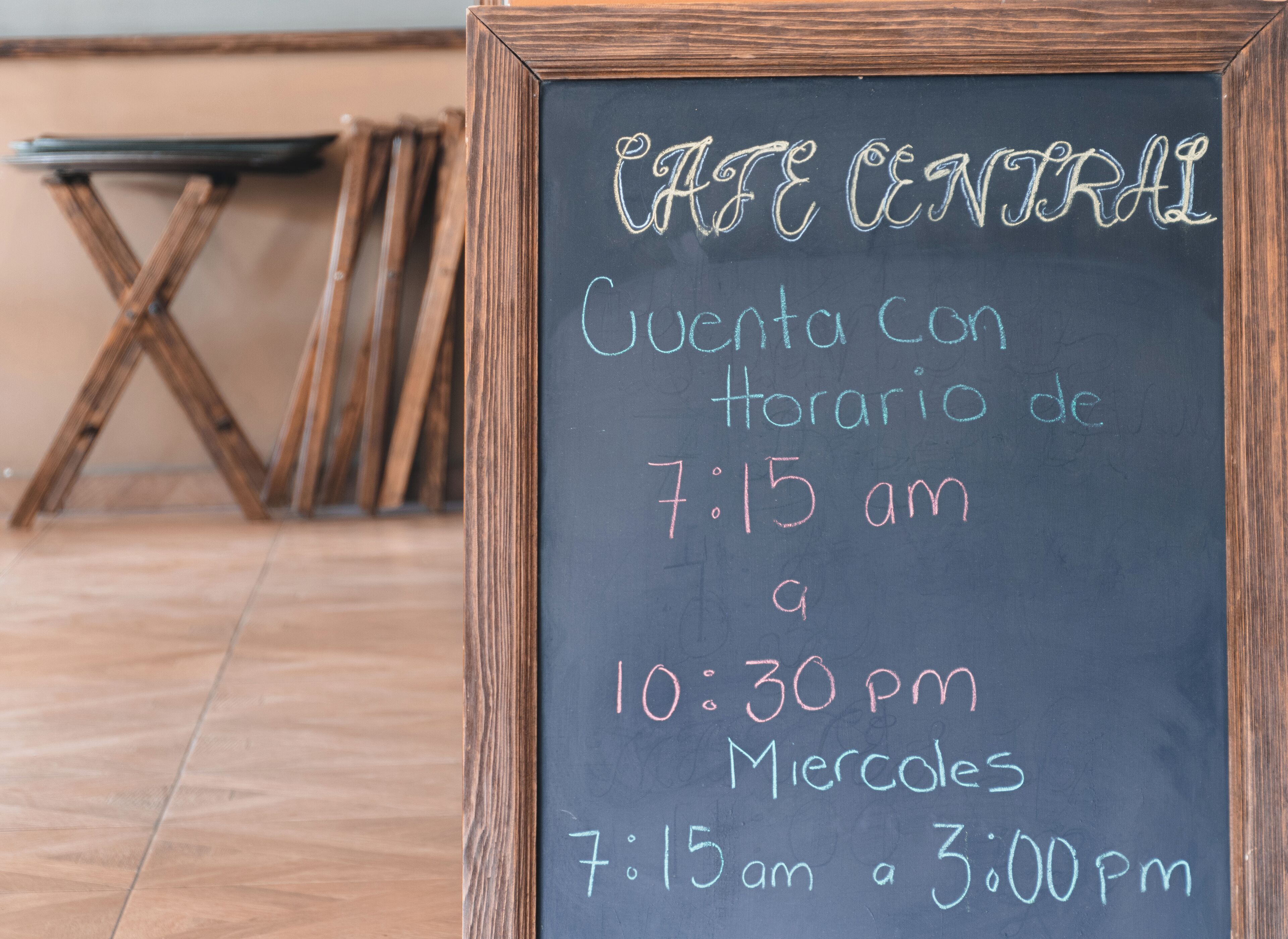 breakfast, lunch and dinner served