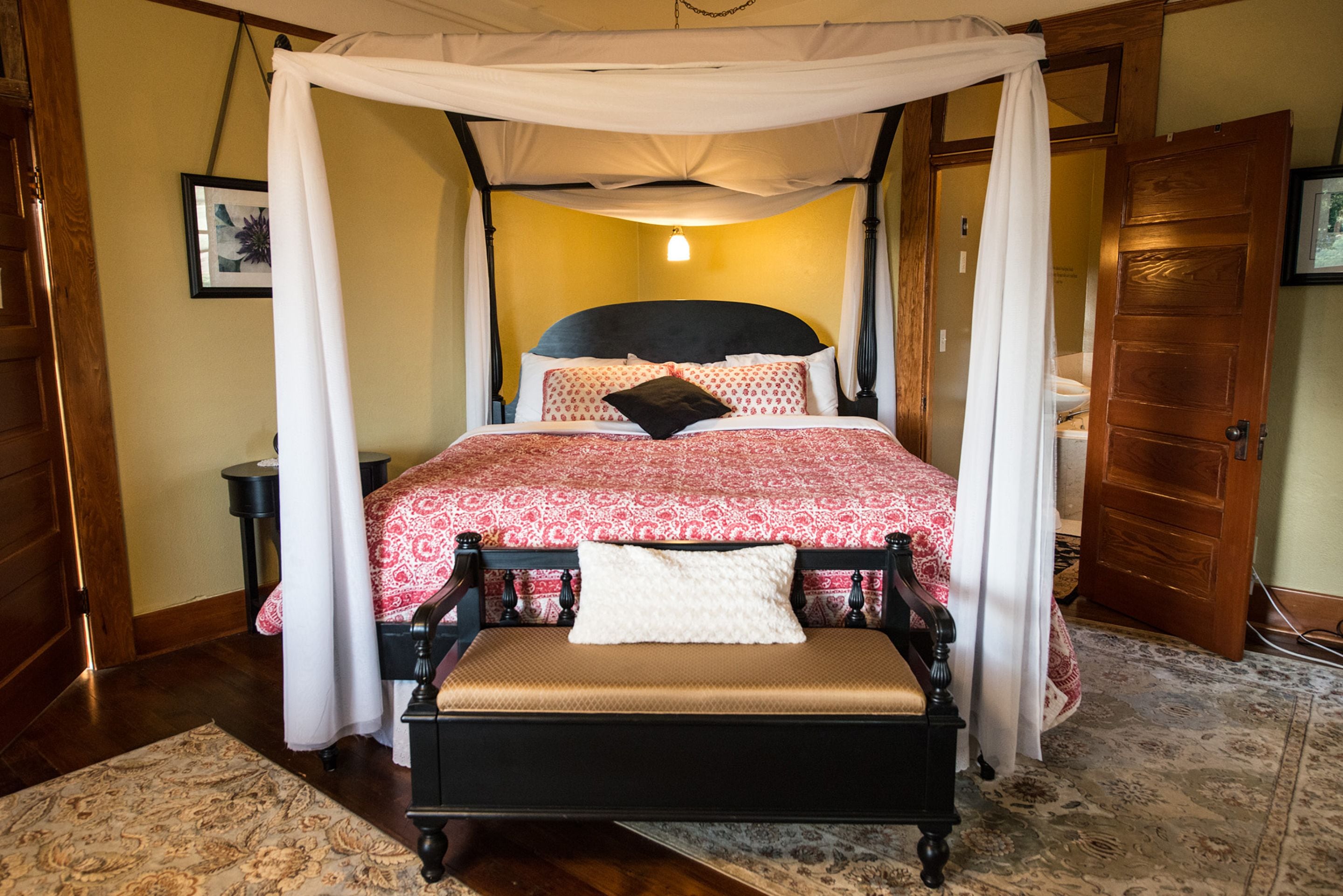 Suite, 1 King Bed, Jetted Tub | Premium bedding, individually decorated, individually furnished