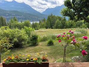 Romantic Cottage, 1 Queen Bed, Fireplace | Terrace/patio - WING CREEK RESORT (Kaslo)