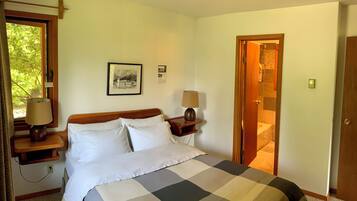 Romantic Cottage, 1 Queen Bed, Fireplace