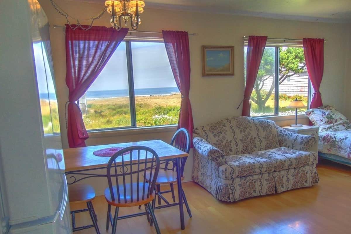 Economy Cottage, Ocean View (#1) | Living room