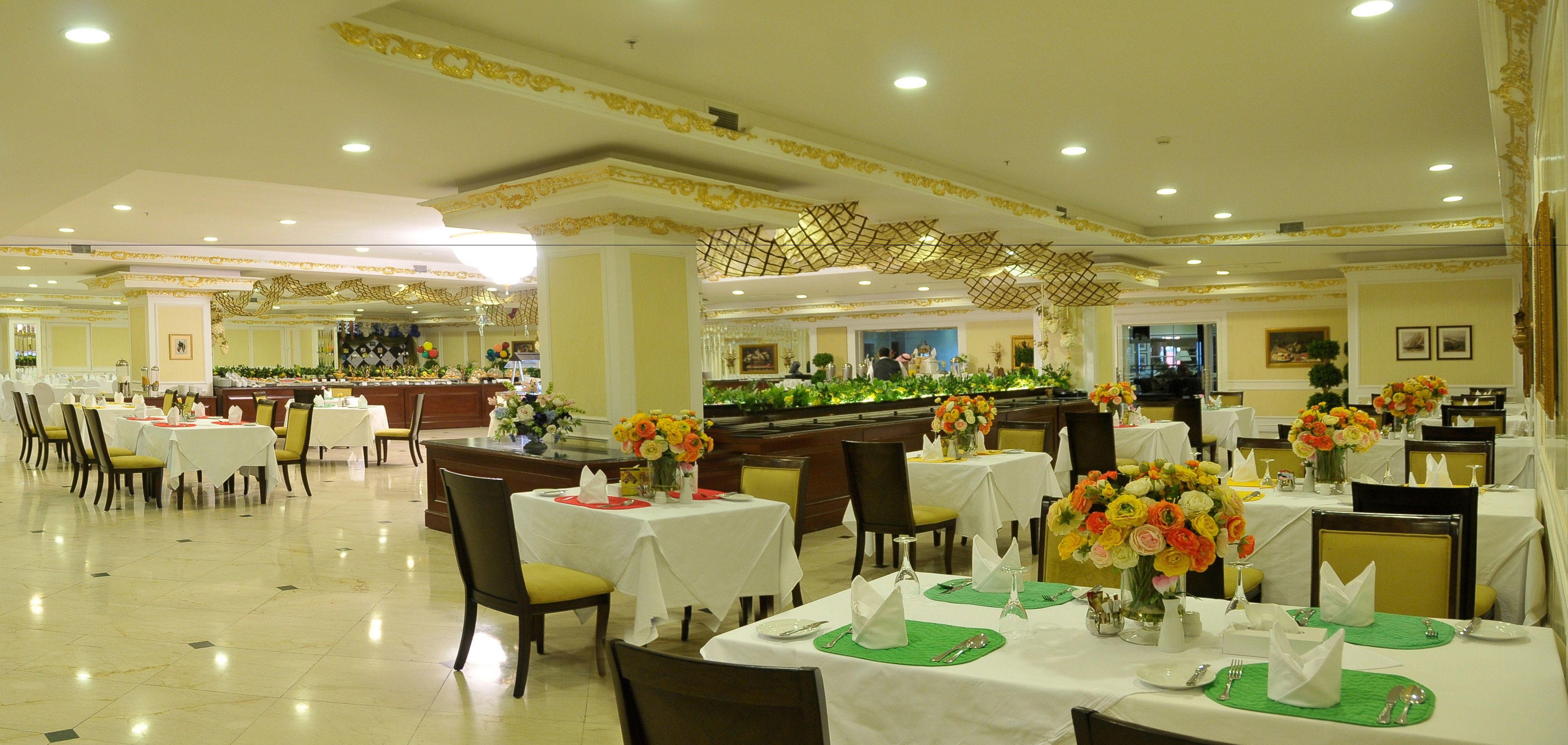 Daily buffet breakfast (SAR 60 per person)