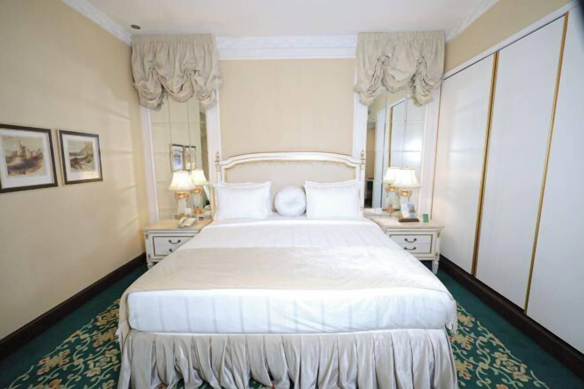 1 bedroom, premium bedding, free minibar items, in-room safe