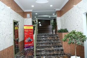 Lobby lounge - Safari Hotel Apartments (Ajman)