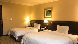 Deluxe Triple Room | Desk, iron/ironing board (on request), free cots/infant beds - Chong Yu Hotel (Taoyuan City)