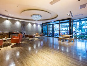 Lobby sitting area - Military 75 Hotel (Taichung)