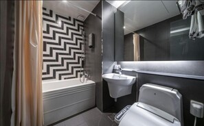 Free toiletries, hair dryer, slippers, bidet - Grand Palace Hotel (Incheon)