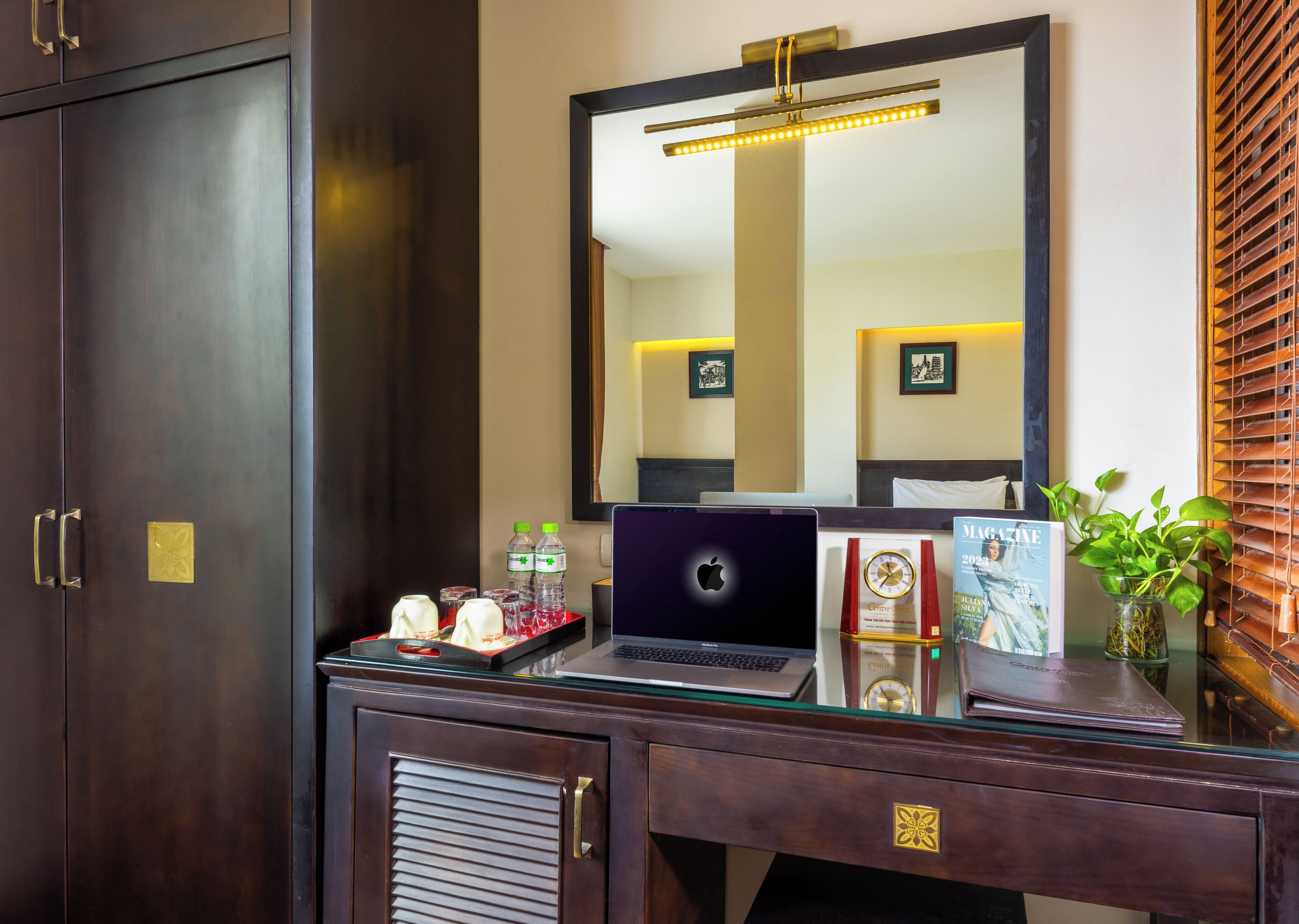 32-inch lcd tv with satellite channels, tv