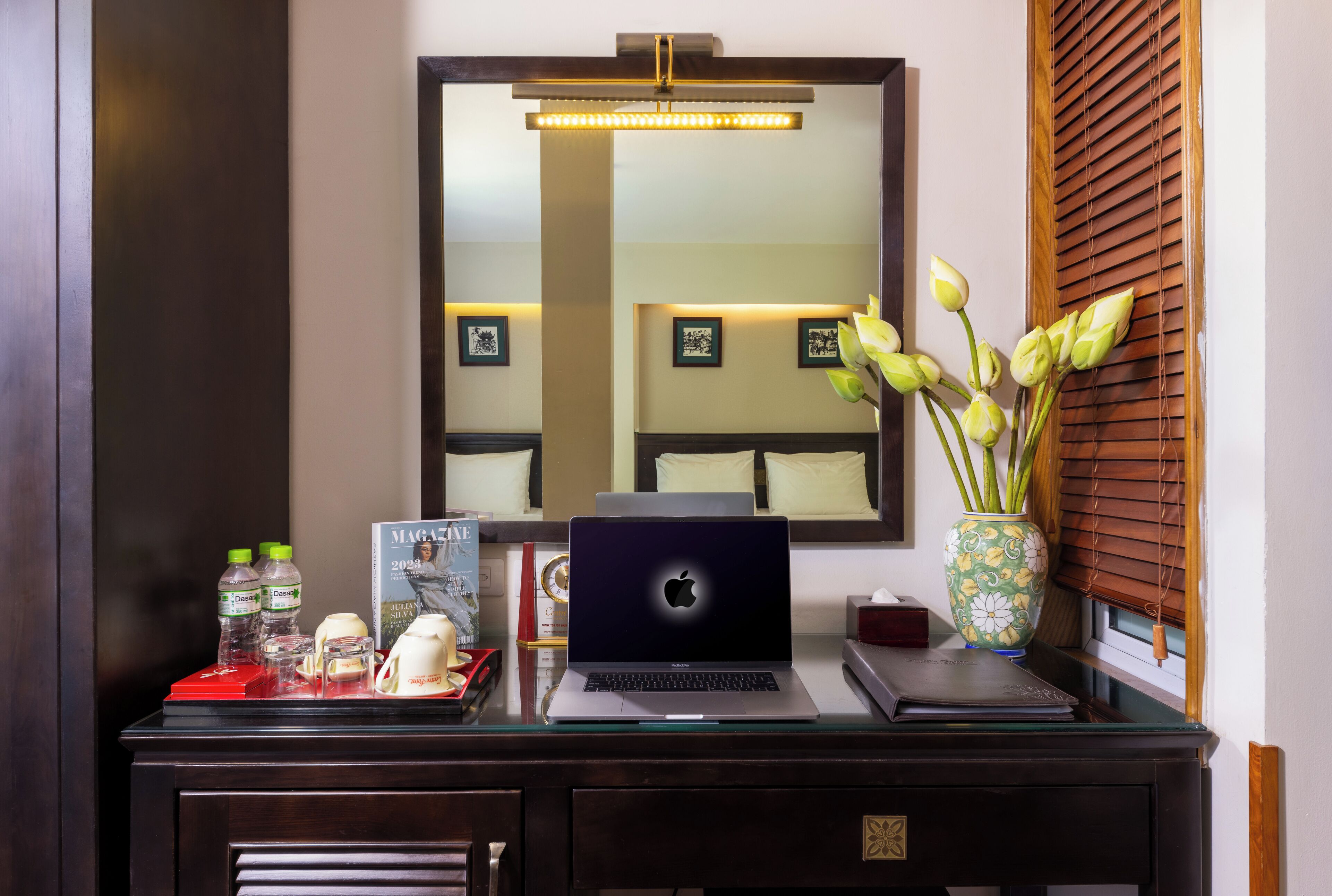 deluxe triple room | minibar, in-room safe, desk, soundproofing