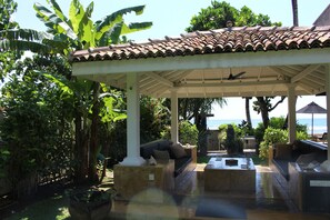 2 bars/lounges - WB Villa (Unawatuna)