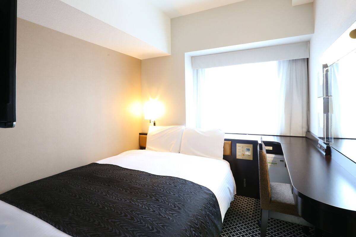 Couette en duvet, bureau, accès au Wi-Fi (inclus), literie fournie