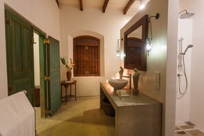 Chambre Double Deluxe, 1 très grand lit, vue fleuve