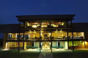 Fachada de la propiedad