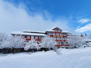 Front of property - Hotel Sternen (Wildhaus-Alt St. Johann)