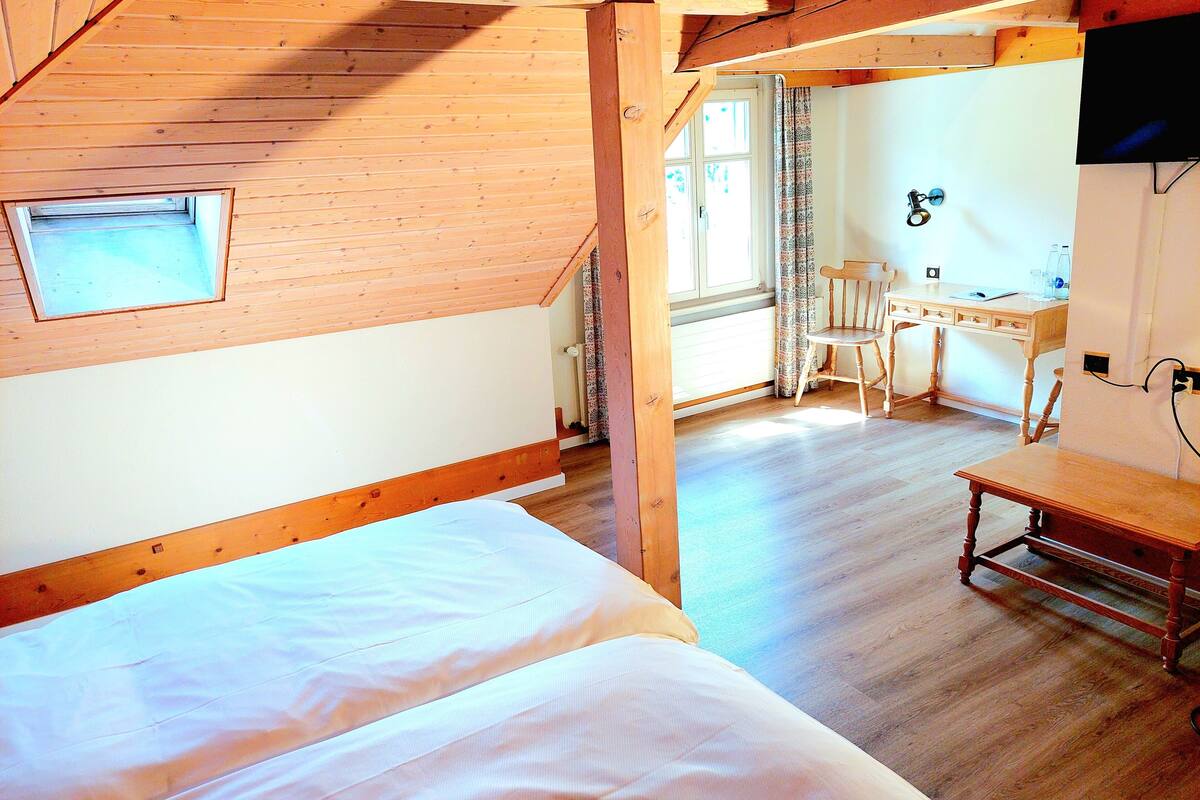 standard double room | 1 bedroom, desk, free cots/infant beds, free wifi