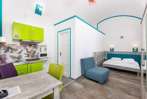 Studio (Medium Studio) | Premium bedding, in-room safe, desk, laptop workspace - Amber Gardenview Studios (Budapest)