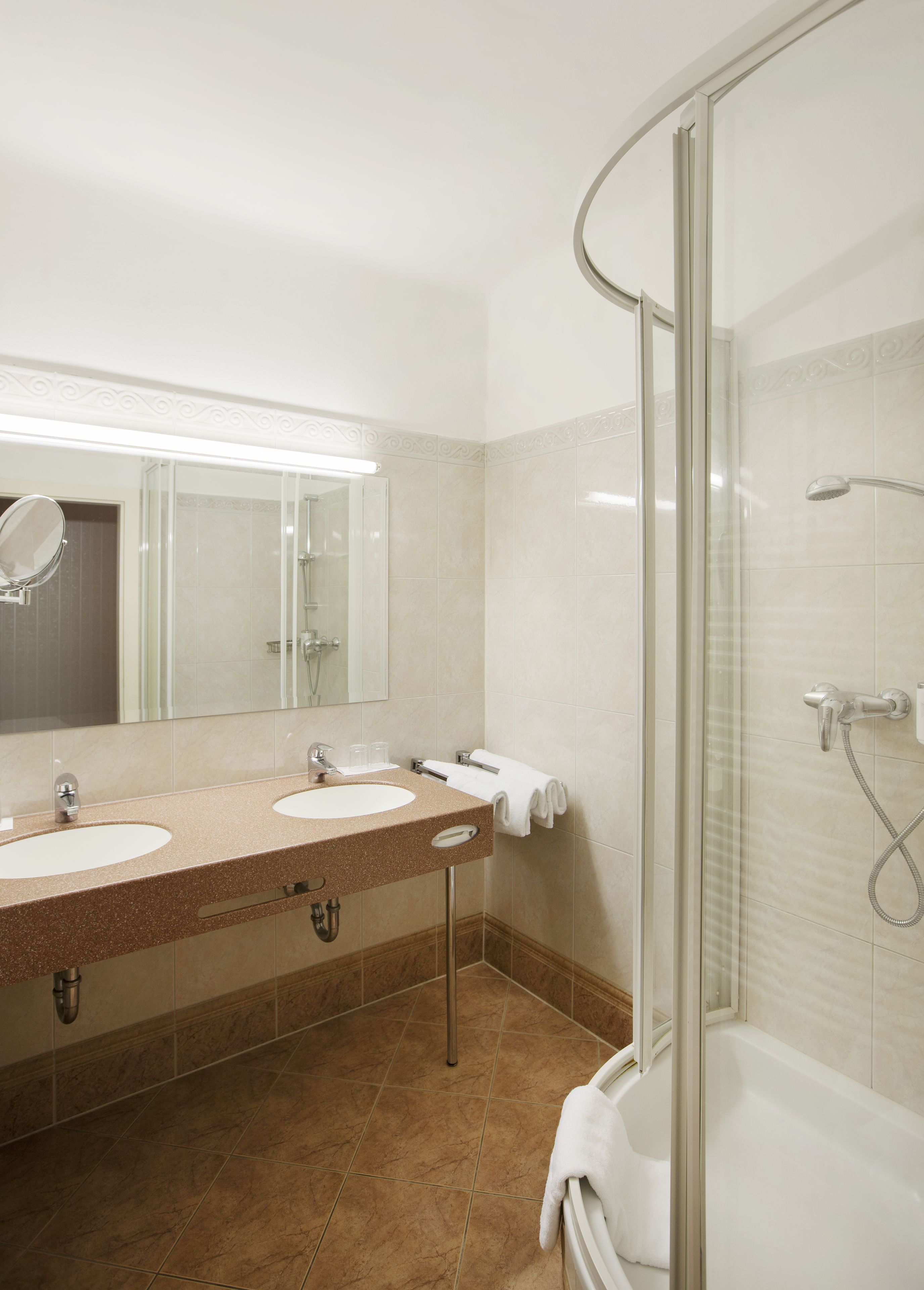 Comfort Double Room | Bathroom | Free toiletries, hair dryer, towels