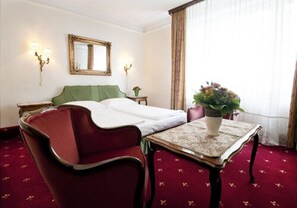 Standard Double Room | In-room safe, soundproofing, free WiFi, bed sheets - Hotel Pension Suzanne (Vienna)