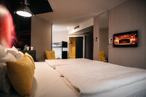Family Suite | Hypo-allergenic bedding, in-room safe, blackout drapes, soundproofing - Science Hotel (Szeged)