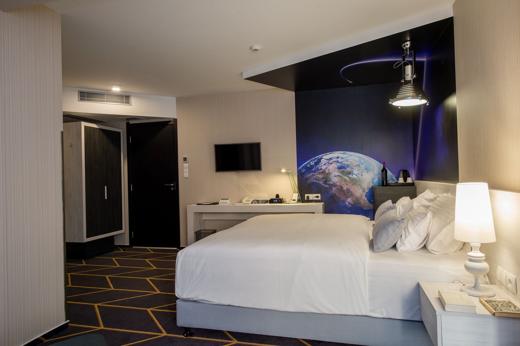 hypo-allergenic bedding, in-room safe, blackout curtains, soundproofing