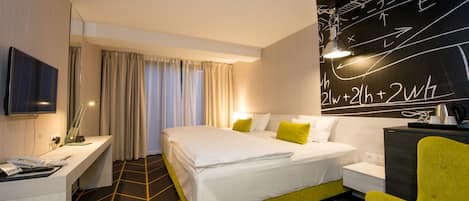 1 bedroom, hypo-allergenic bedding, in-room safe, blackout drapes