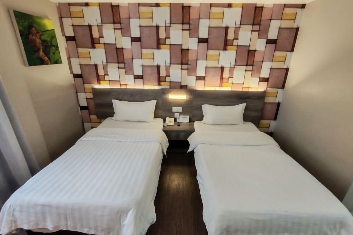 In-room safe, desk, soundproofing, cribs (free)