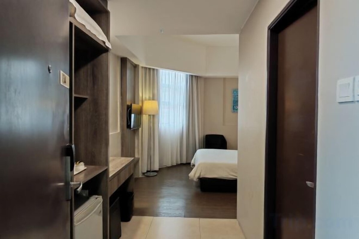 Superior Queen Room With City View