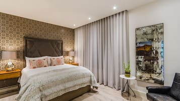 Luxury-Doppelzimmer, 1 Queen-Bett | Zimmersafe, Schreibtisch, laptopgeeigneter Arbeitsplatz
