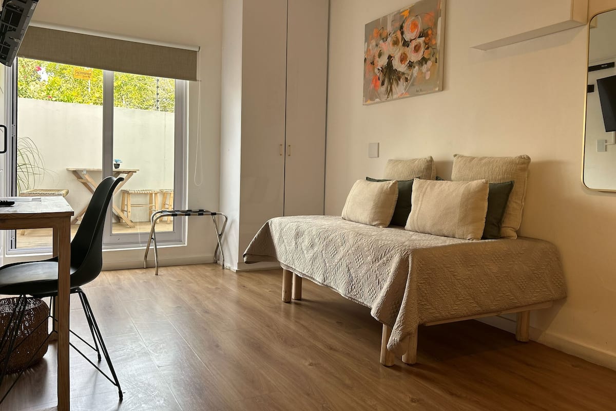 Suite estudio familiar | Caja fuerte, escritorio, espacio para trabajar con un portátil