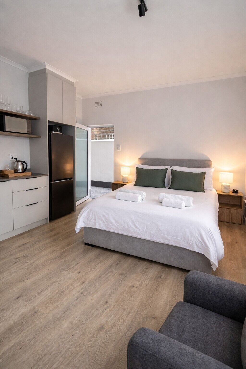 Standard Studio | In-room safe, desk, laptop workspace, soundproofing