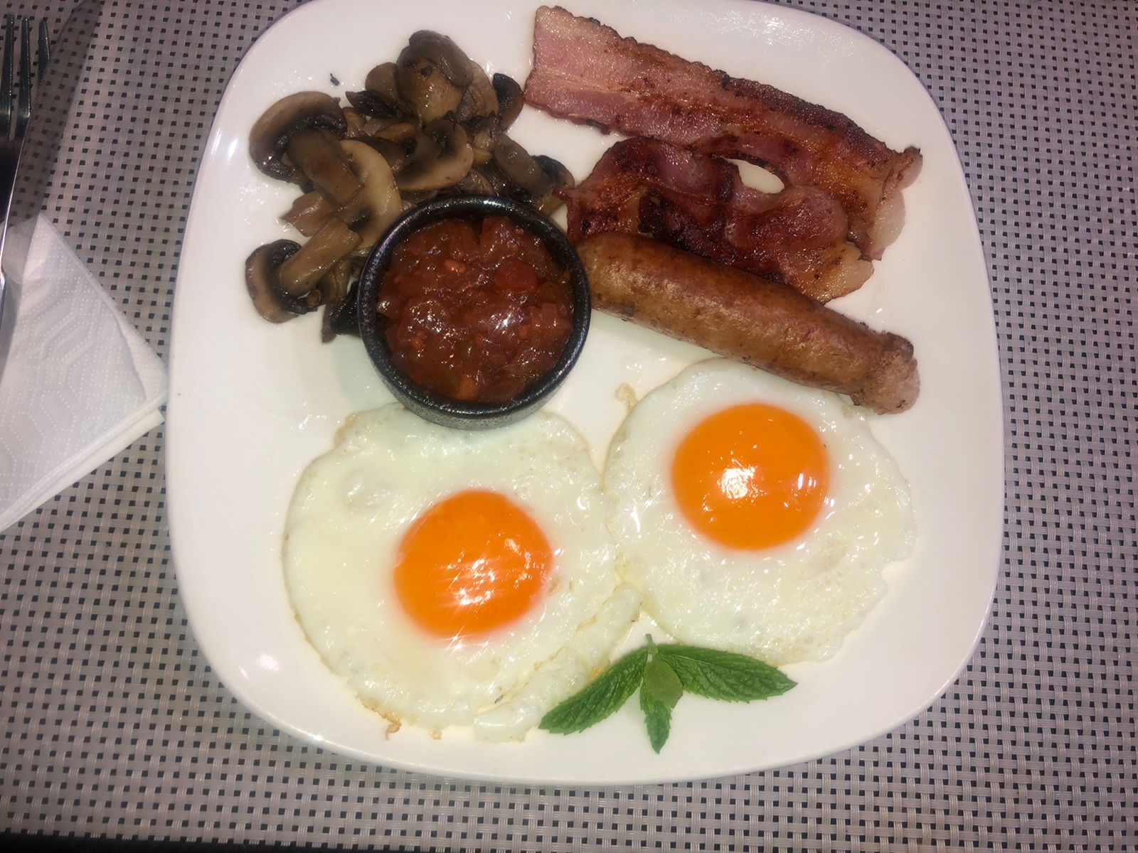 free daily full breakfast