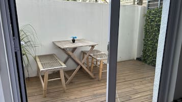 Studio Suite Keluarga | Teras/patio