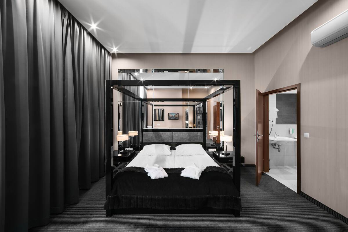 apartment, 2 bedrooms | 1 bedroom, minibar, in-room safe, desk