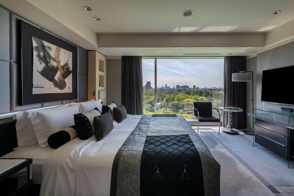 Suite junior, para no fumadores (Executive, Club Lounge Access, 67sqm) | Sábanas italianas Frette, ropa de cama de alta calidad y edredón 