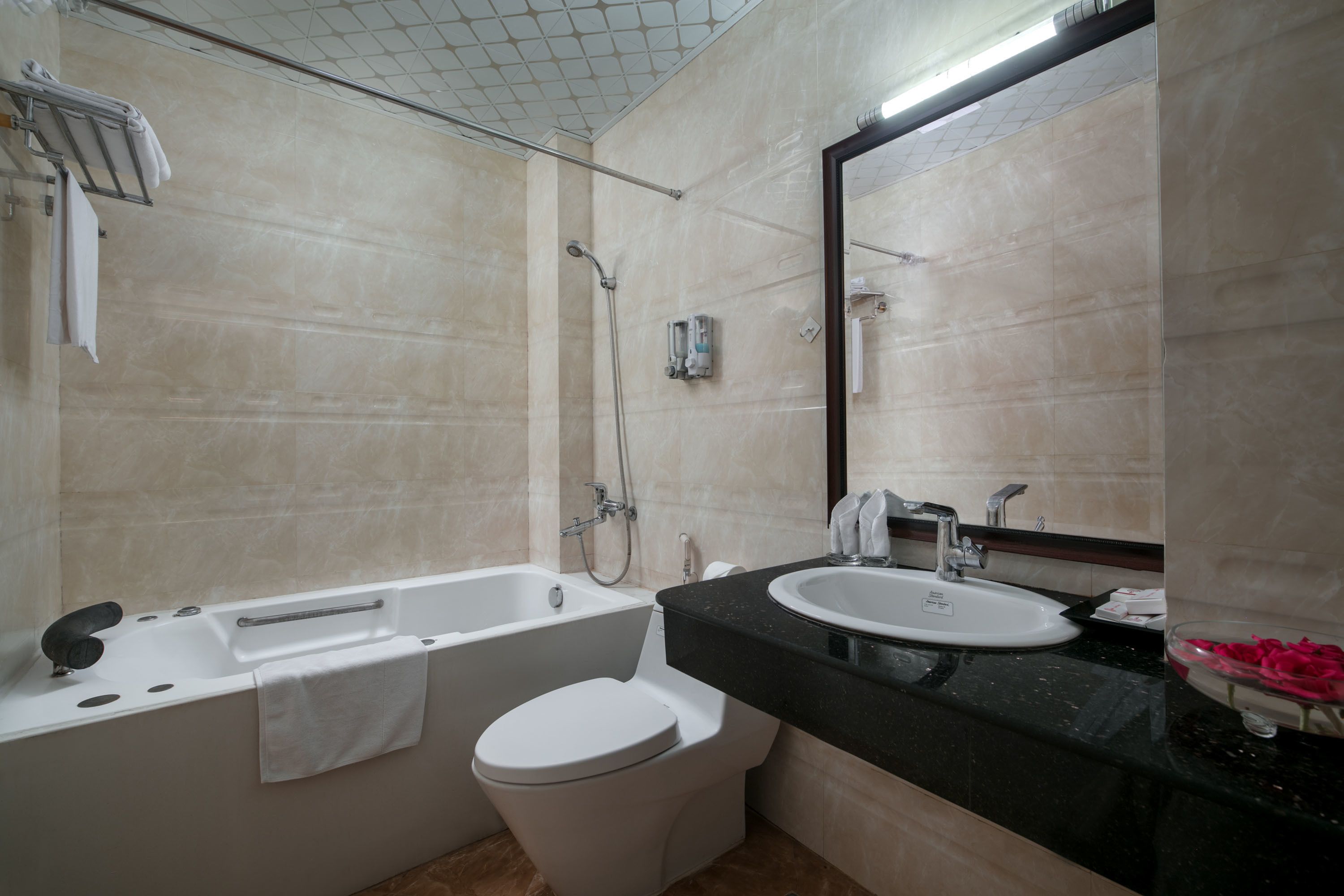 family room, balcony | bathroom | shower, free toiletries, hair dryer, slippers