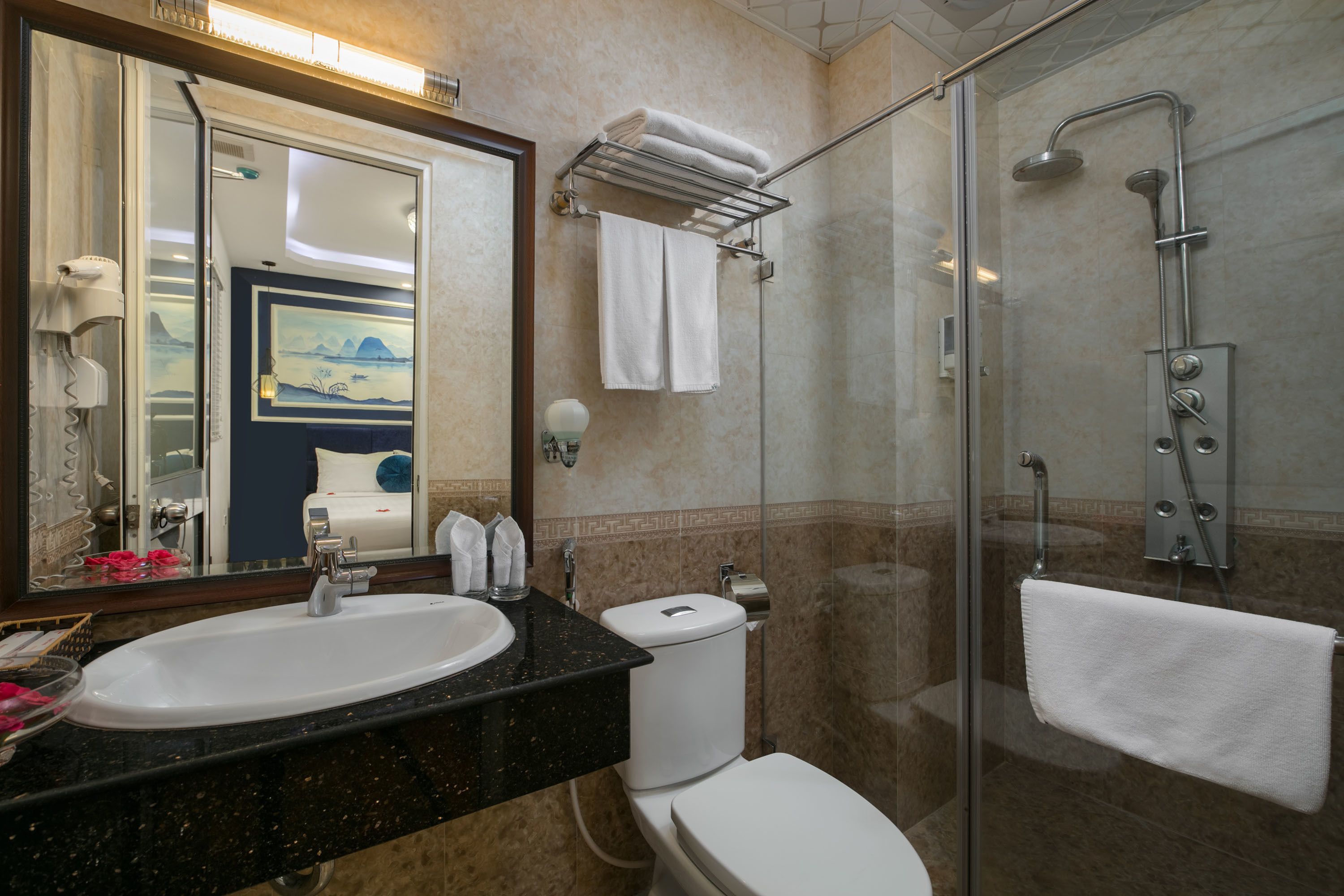 standard double room, 1 queen bed, no windows | bathroom | shower, free toiletries, hair dryer, slippers