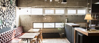 Hostel and Dining Tanga Table