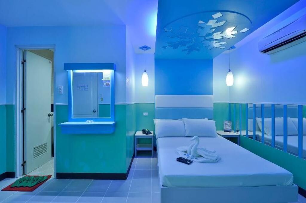 Skrivebord, wi-fi (inkludert) og sengetøy