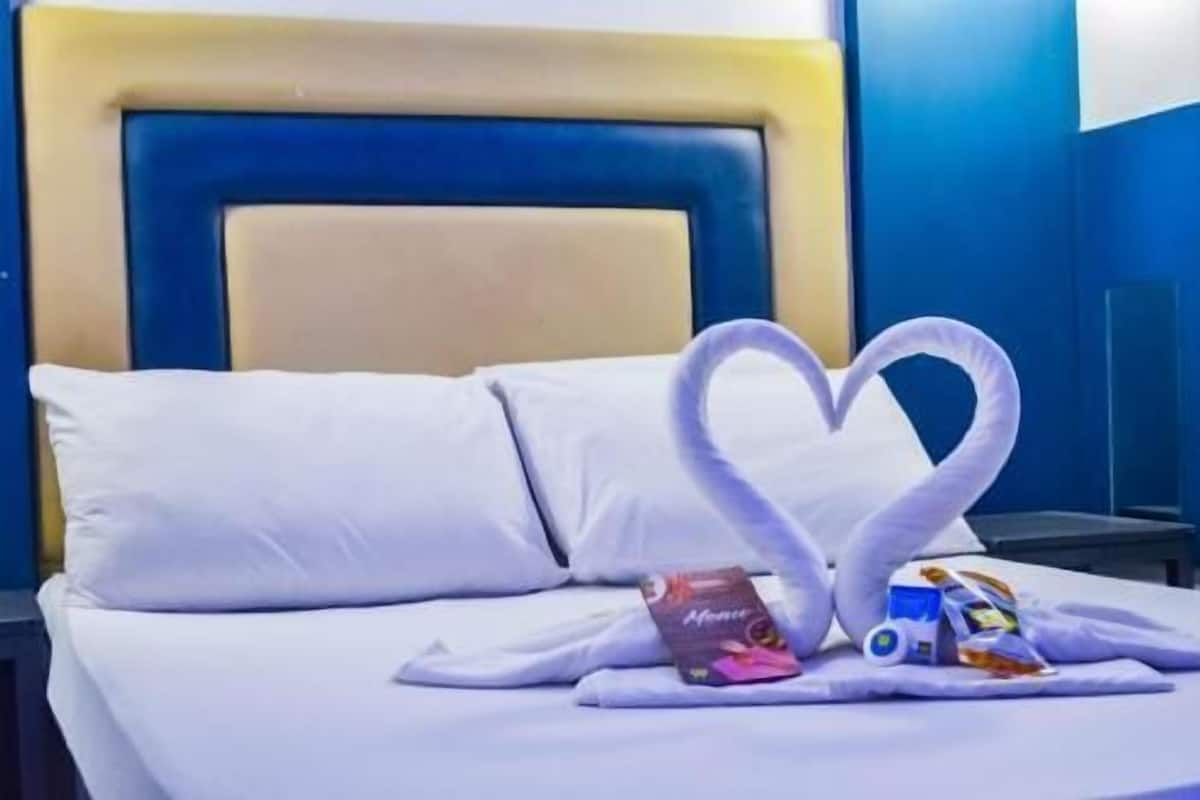 Skrivebord, wi-fi (inkludert) og sengetøy