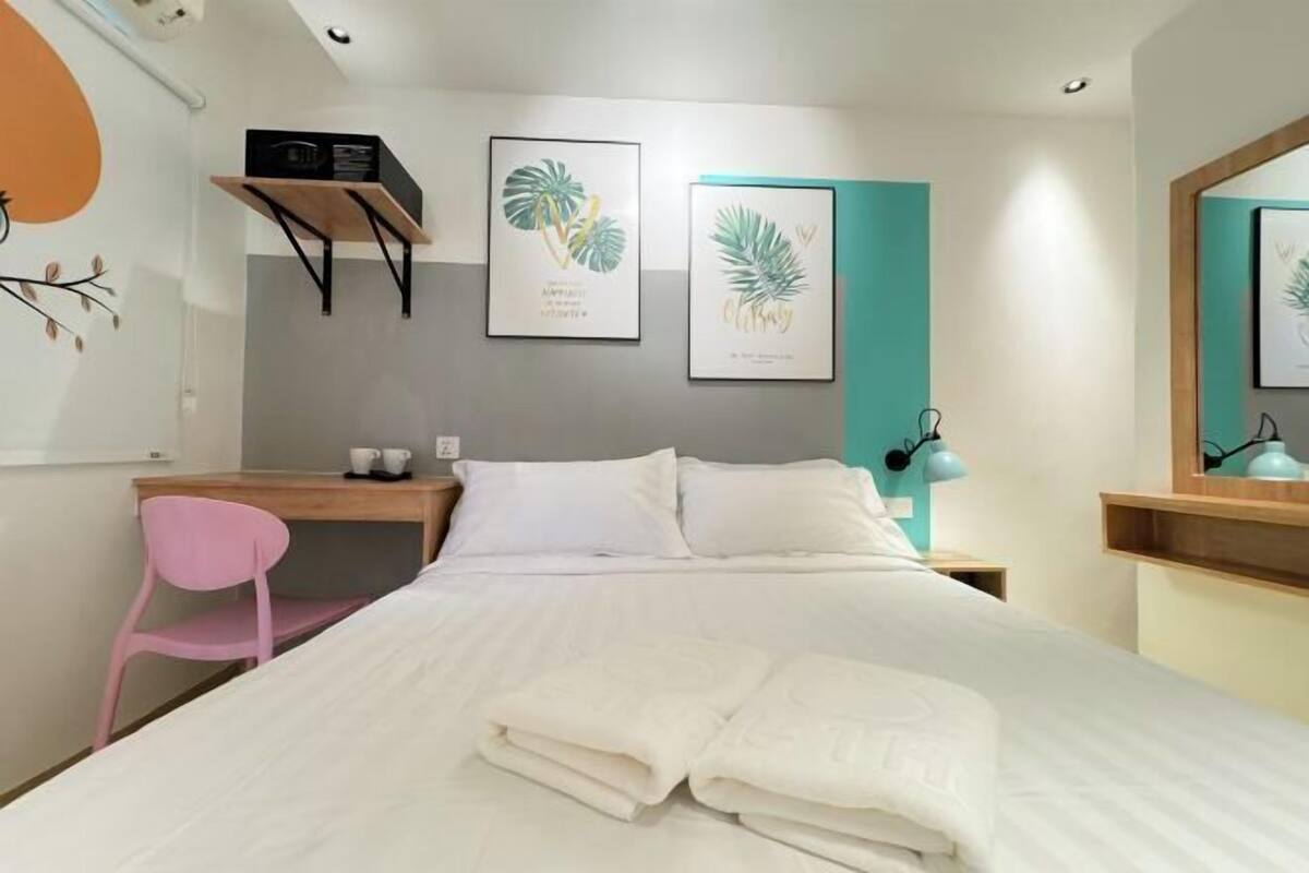 Free WiFi, bed sheets