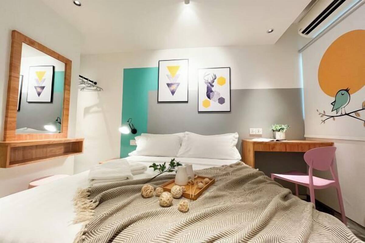 Free WiFi, bed sheets