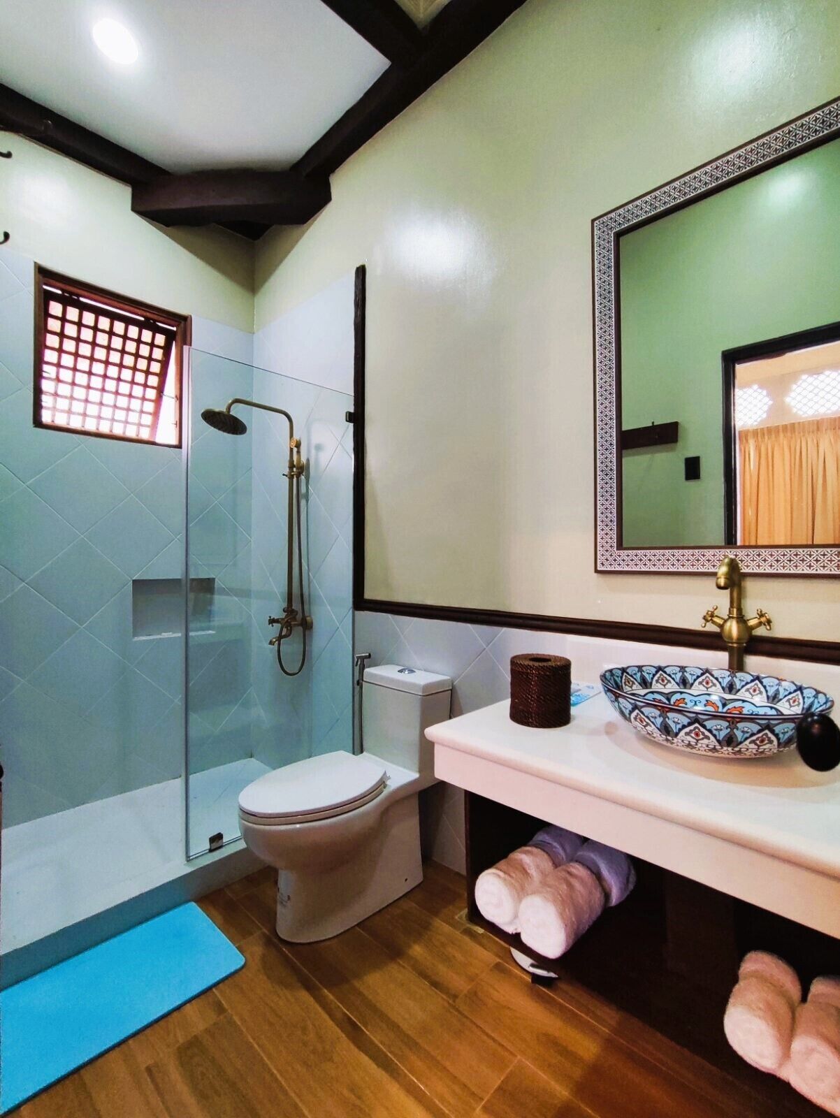 premier double or twin room | bathroom | shower, rainfall showerhead, free toiletries, hair dryer